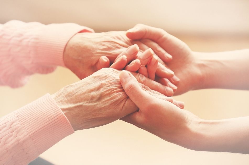 How to Stay Organized While Caring for a Loved One